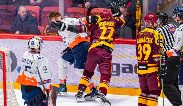 Frajer z druhé strany si to zasloužil, řekl k bitce útočník Dukly Havránek. Foto: HC Dukla Jihlava