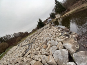 VIDEO, FOTO: Unikátní skluz pro ryby zabodoval: jez u Luk nad Jihlavou je stavbou roku