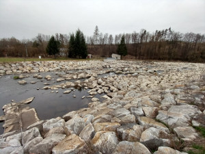 VIDEO, FOTO: Unikátní skluz pro ryby zabodoval: jez u Luk nad Jihlavou je stavbou roku