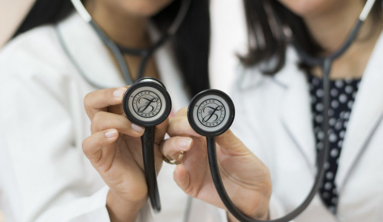 Liberecký kraj přispěl zájemcům o studium zdravotnických oborů na přípravu