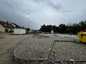 Nové parkoviště v Třešti, foto z výstavby v roce 2025