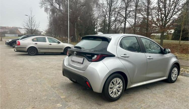 Nové parkoviště v Třešti, foto z prosince 2025