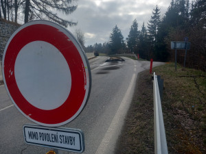 FOTO: Brtnice odříznutá od světa. Zavřené jsou trasy na Třebíč, Luka i Panskou Lhotu
