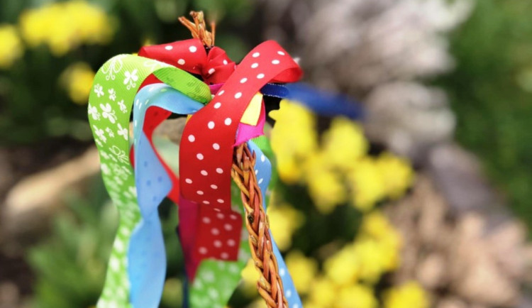 Velikonoční tipy: Visací zámek v Jihlavě, ptáci v zoo, společné pletení pomlázek