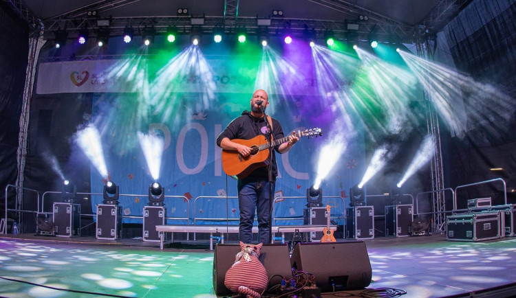 Na Colours of Ostrava vystoupí Pokáč i divadlo Losers Cirque Company