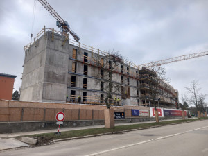 Soud rozhodl: Stavba vysokoškolských kolejí opět stojí, školu bude stát více peněz