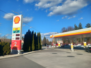 FOTO: Zastropováno, ale ne levněji: Ceny paliv v Jihlavě dnes neklesly