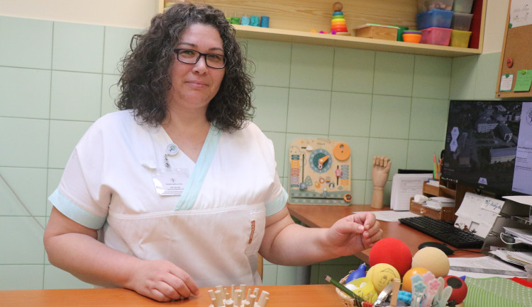 Vendula Lešková vrací lidi do života. Sledovat pokroky pacientů jí dělá radost. Foto: Nemocnice Nové Město na Moravě