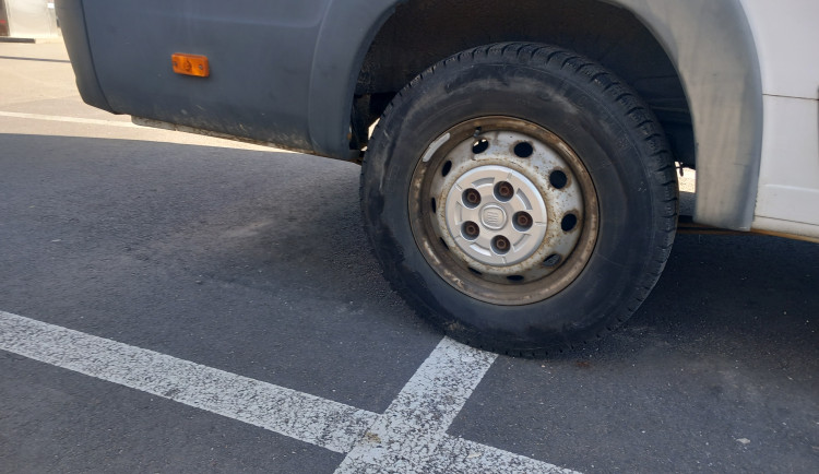 ANKETA: Jihlavská radnice vyhání dodávky ze sídlišť, chce více míst pro místní