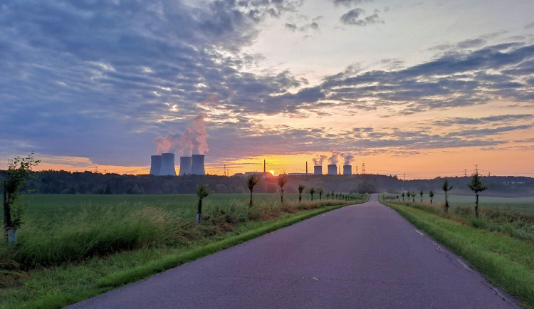 Dukovanskou elektrárnu čeká delší život. O Temelínu se rozhoduje