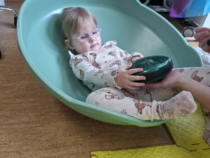 Malá Viktorka z Třebíče trpí vzácnou nemocí. Rodina bojuje o její lepší život