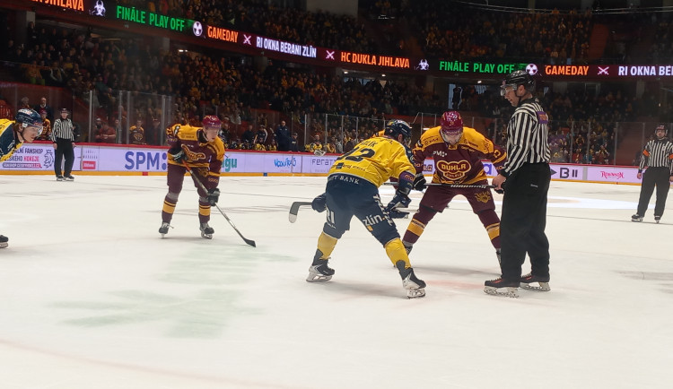 ON-LINE: Horácká aréna burácí. Dukla může dnes získat prvoligový titul