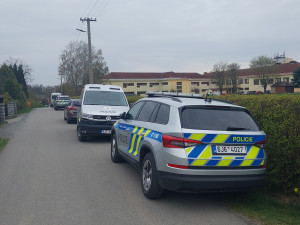 Pátrání po dívce z Pelhřimovska je zastaveno. Byla v lese, skončila v péči lékařů