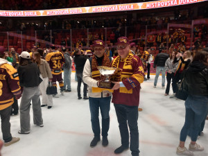 VIDEO, FOTO: Dukla Jihlava obhájila mistrovský titul. Oslavy na ledě byly bujaré