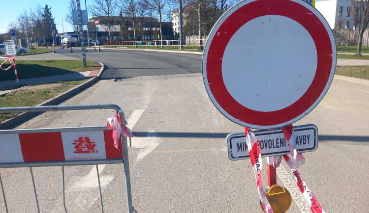 FOTO: Rozkopaná Rantířovská ulice místní trápí, vše by se prý dalo zvládnout rychleji