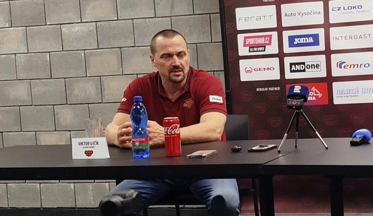 Ujčíka po třetí prohře mrzela produktivita. Ale nevypustíme, už jen kvůli fanouškům, říká