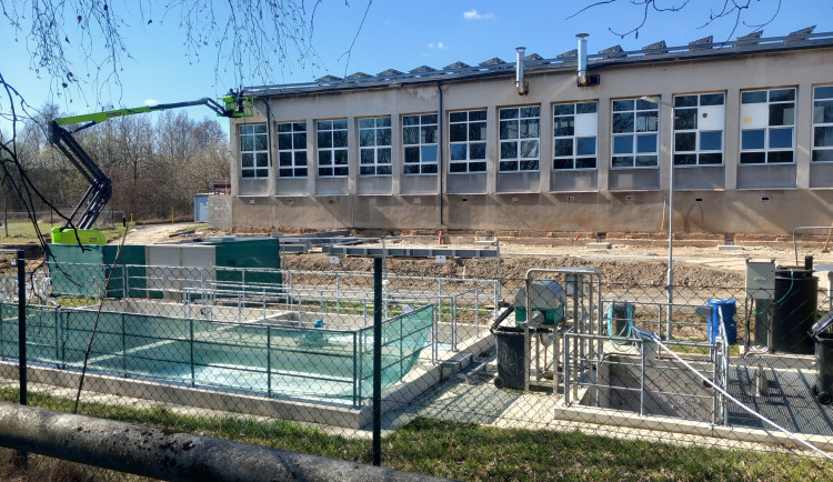 FOTO: O třicet procent víc prádla. Jihlavská prádelna pracuje na rozšíření za 80 milionů