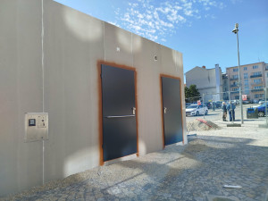 FOTO: Stavba veřejných toalet v Jihlavě významně pokročila. Podívejte se i dovnitř