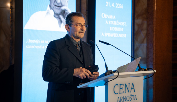 Odvaha, lidskost, spravedlnost. Cenu Arnošta Lustiga získal Ondřej Vetchý