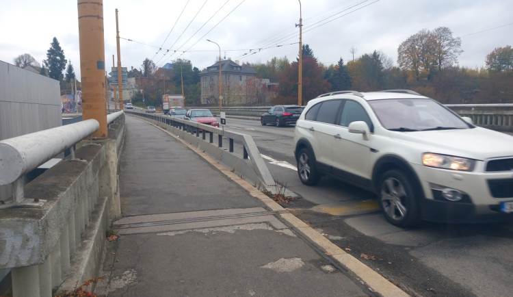 Přestavba Znojemského mostu v Jihlavě přinese cyklostezku, zastávky a pobytové schody