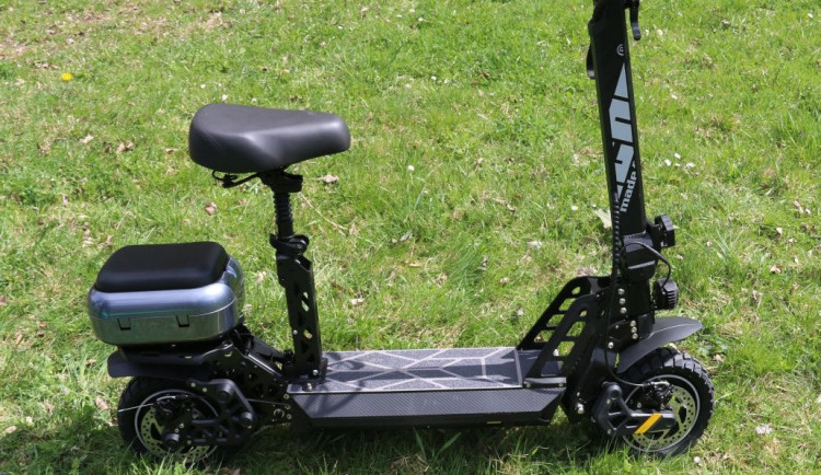 Policista ve svém volnu pomohl odhalit čtyři cizince, kteří kradli ve velkém 