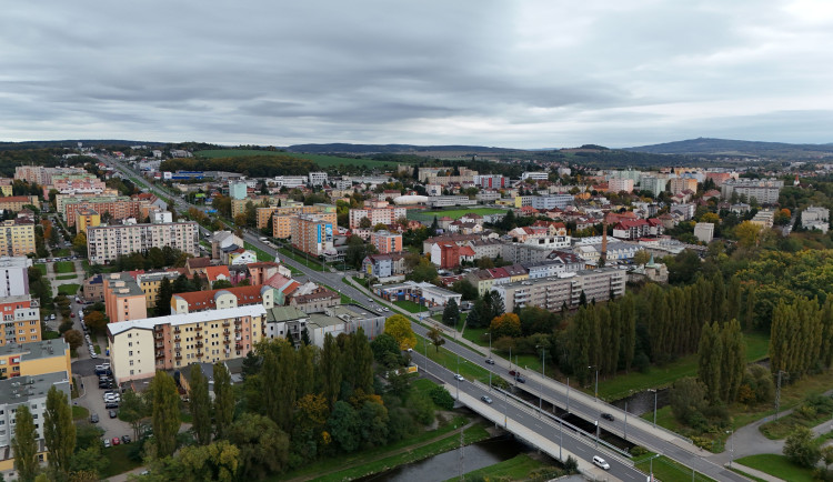 Obvod se připravuje na změnu klimatu, chce budovat zelené střechy a mokřady