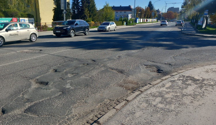 FOTO: Další uzavírky? Jihlava plánuje opravu ulic okolo autobusového nádraží