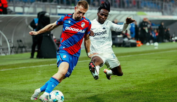 Fotbalisté Plzně porazili Liberec 2:0 a přiblížili se konečnému třetímu místu