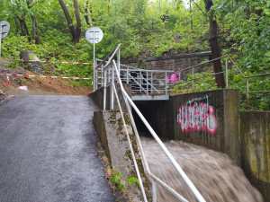 FOTO: Velká voda na Vysočině? Uzavřená cyklostezka, bahno na přivaděči a zanesené kanály