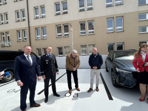 VIDEO: Policisté v Jihlavě mají nový parkovací dům za 70 milionů. Nahlédněte dovnitř