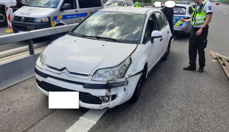 Řidič jel na dálnici v protisměru, policie prosí svědky o pomoc
