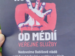 ON-LINE: I Jihlava se připojila k pochodu na podporu médií. Lidé směřují na náměstí