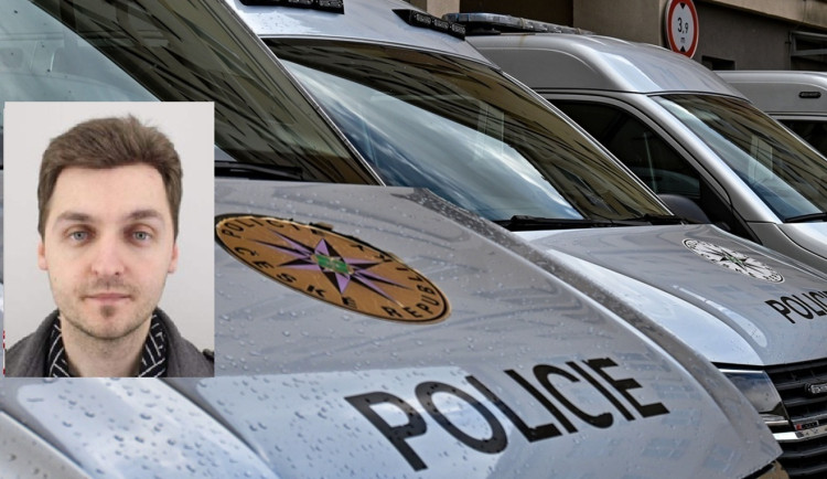Policie hledá třiatřicetiletého muže z Jihlavska, ztratila se i jeho stříbrná toyota. Foto: Marie Buláková + Policie ČR (koláž)