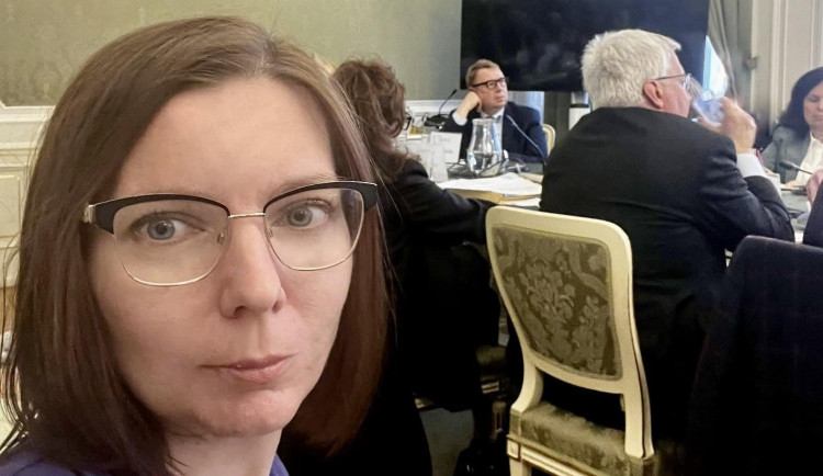 Karolína Kubisková se letos zúčastnila jednání u kulatého stolu v Senátu na téma Dítě v ohrožení. Foto: Poskytla Karolína Kubisková