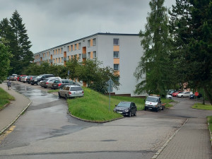Parkování v Jihlavě XXXVI.: Letos modré zóny nevzniknou nikde, prohlásil primátor