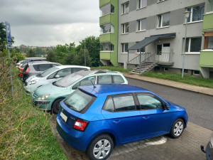 Parkování v Jihlavě XXXVI.: Letos modré zóny nevzniknou nikde, prohlásil primátor