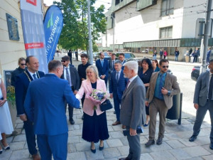 Prezident Petr Pavel s manželkou přijeli do Jihlavy. Bude diskutovat s vedením města