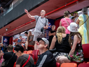 Lidé s handicapem přišli na prohlídku Horácké arény. Řešila se i její bezbariérovost