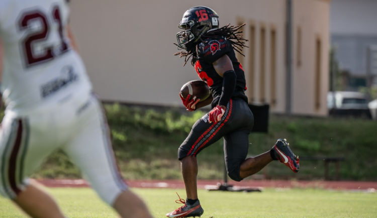 Vysočina Gladiators udrželi těsné vedení až do konce a znovu si zahrají Czech Bowl