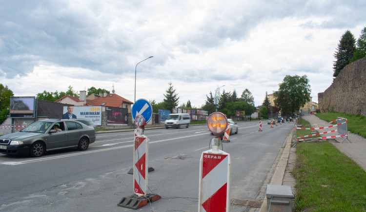 MAPA: V Jihlavě dnes začíná oprava průtahu. Omezení se týkají Cityparku i zoo