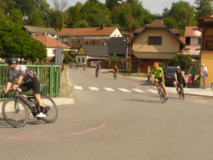 Dřevěný muž v Lukách nad Jihlavou měl rekordní účast, triatlon zvládlo přes 250 lidí