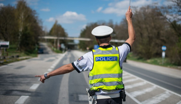 Cyklista bez helmy upadl a poranil si hlavu. Nadýchal 2,72 promile