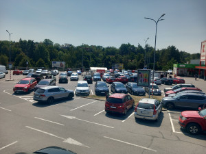 Parkování v Jihlavě XXXX.: U Kauflandu zdarma jen dvě hodiny, den je za 650 korun