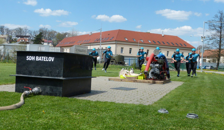 Dobrovolní hasiči - okrsková soutěž v Batelově, 7.5.2016