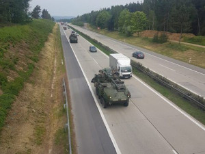 Průjezd konvoje americké armády