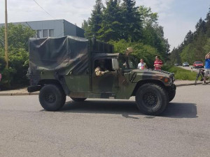 Průjezd konvoje americké armády