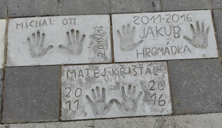 Předávání závěrečného vysvědčení ve školním roce 2015/2016