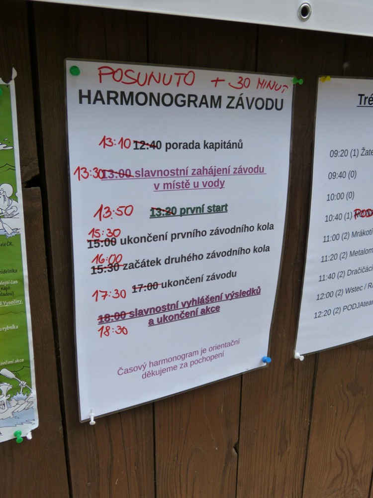 Závody dračích lodí v Telči 2016