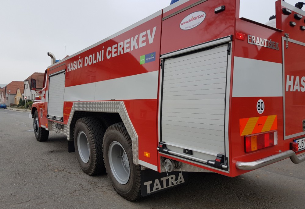 SDH Dolní Cerekev: Slavnostní předání zásahové repasované Tatry