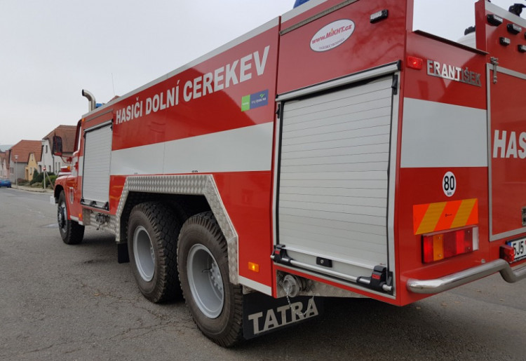 SDH Dolní Cerekev: Slavnostní předání zásahové repasované Tatry